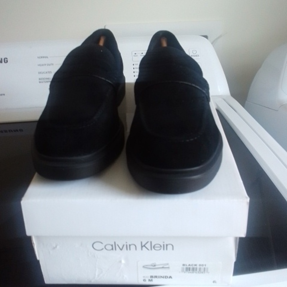 NWT NIB Calvin Klein Women's Black Suede Loafers